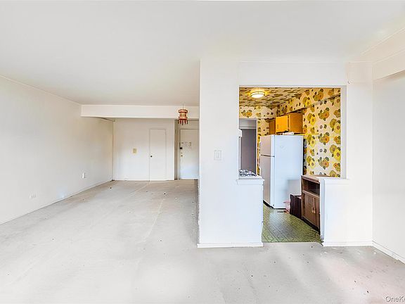 3rd image of 14033 34th ave #5C