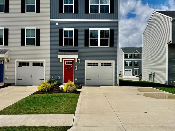 114 Slate Ridge Dr #9, Barberton, OH 44203