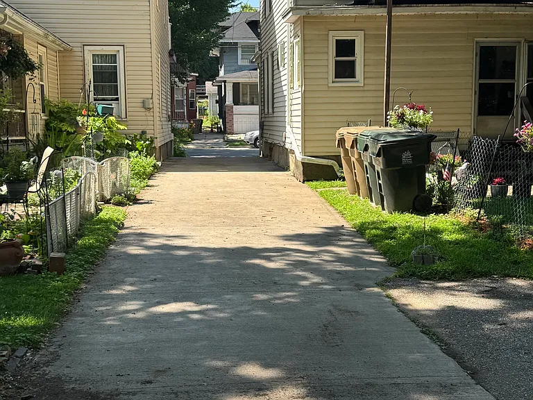 849 E Gorham St #2 — Photo 11