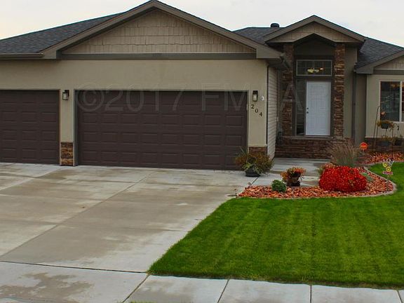 2nd image of 204 30th Ave E