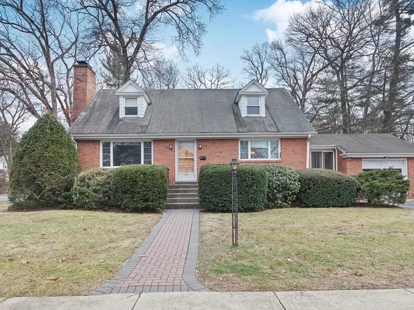 122 Flagg Dr, Framingham, MA 01702