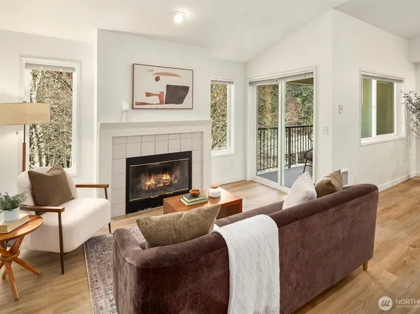 6527 200th Street SW #303, Lynnwood, WA 98036