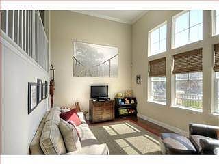 5th image of 218 Hartstene Dr