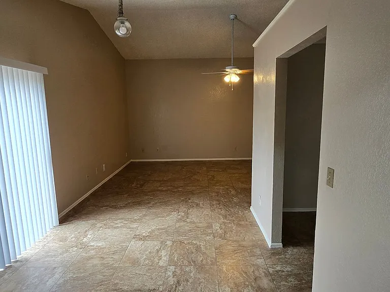 6407 W Brown St — Photo 11