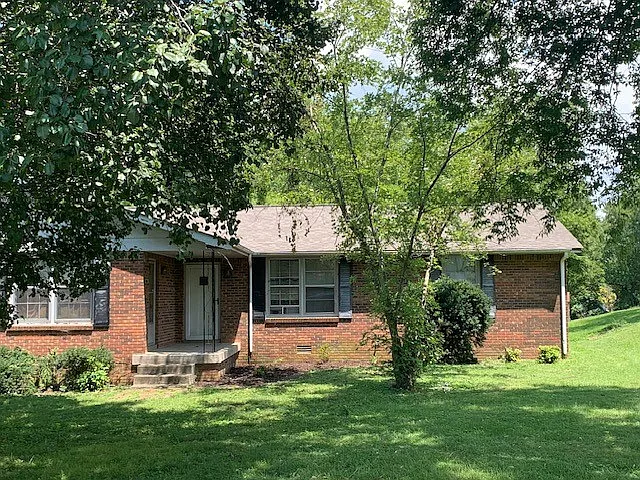 102 Wessington Ct — Photo 1