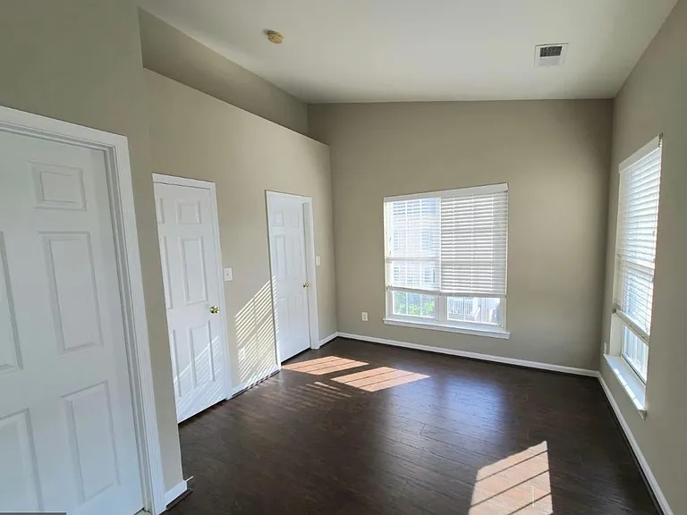 42625 Homefront Ter — Photo 12