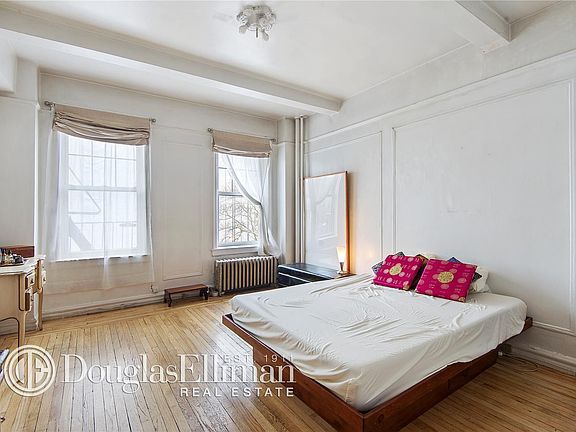 3rd image of 141 E 3rd St APT 4I