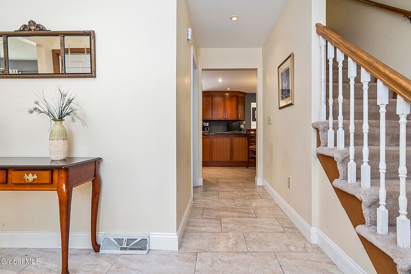 4th image of 29 Dublin Court