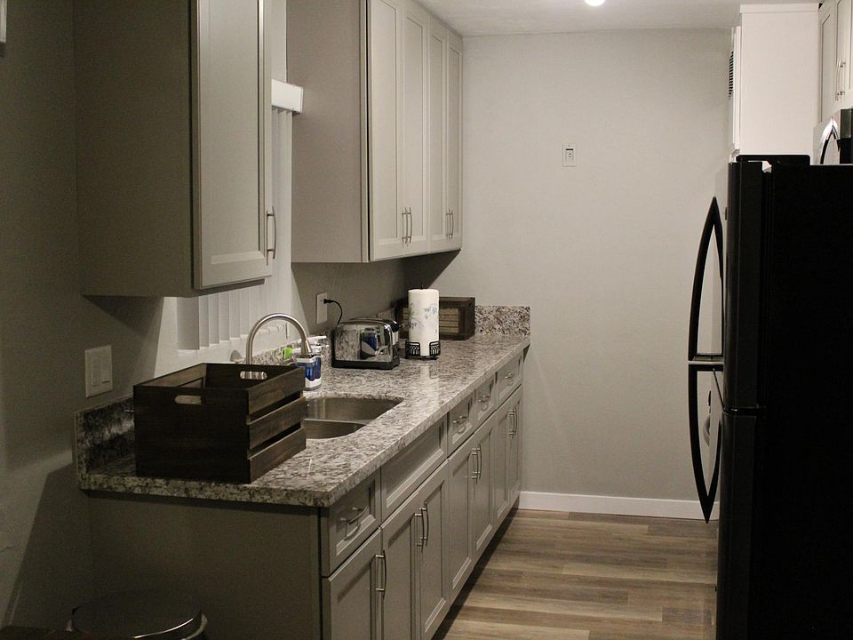 1st image of 609G N Freeman St N #G