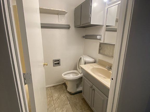 4th image of 408 Texas St NE #B