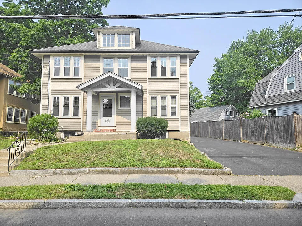 19 Rowe St #2