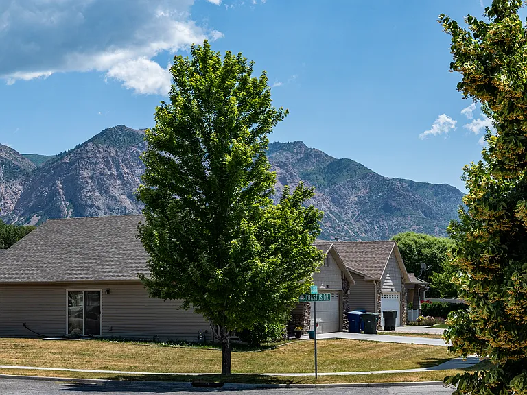 233 N Erastus Dr — Photo 26