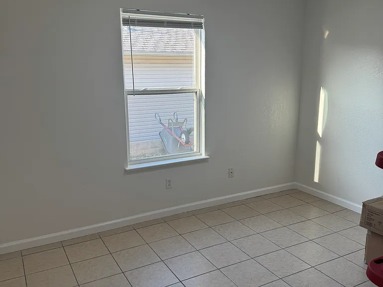 112 Caraway Ter #B — Photo 8