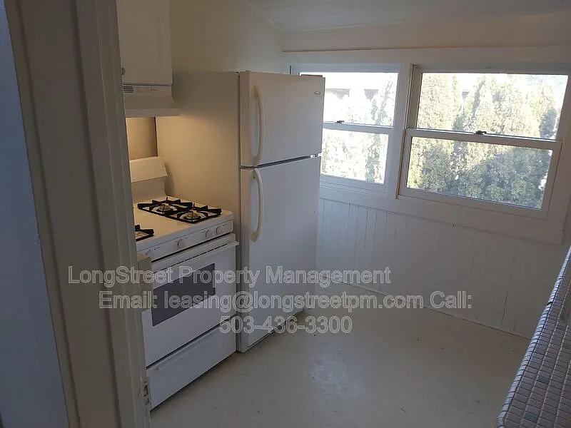 2 bed, 1.0 bath, 560 sqft, $1,695 — Photo 2