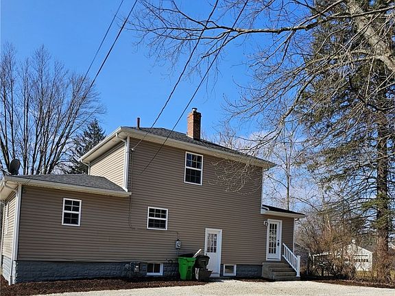 2nd image of 1346 Iroquois Ave