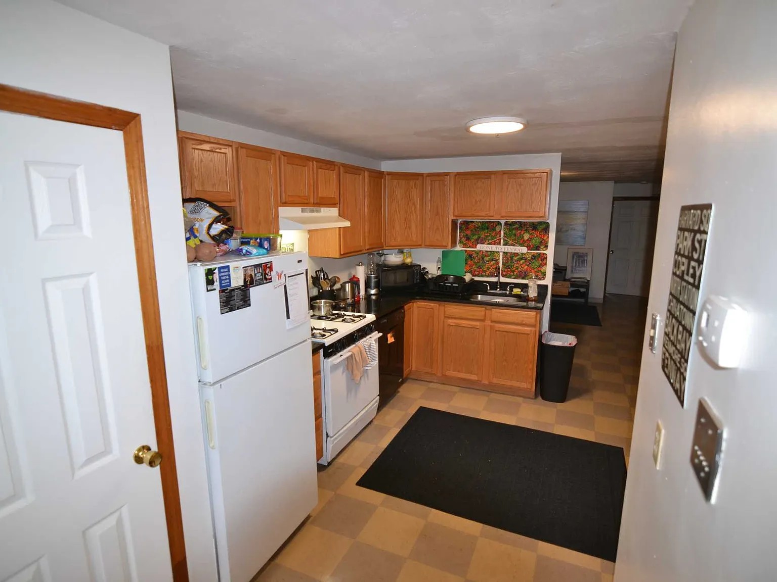 4 bed, $4,200 — Photo 1