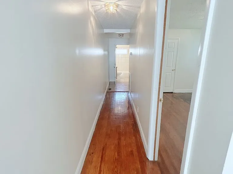903 Price Ave — Photo 3