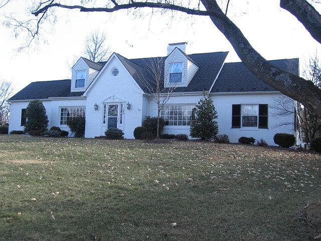 1st image of 1240 Hillcrest Dr