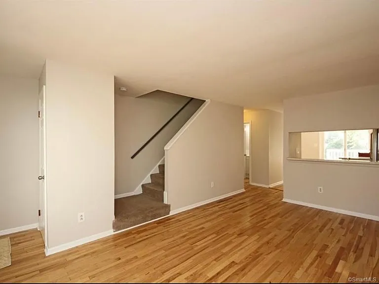 2030 Kings Hwy — Photo 10