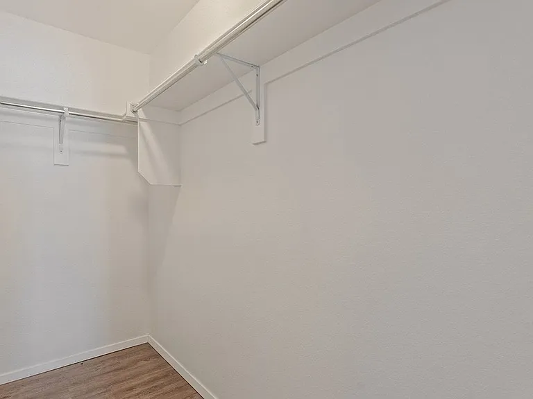 992 E Starling St — Photo 12
