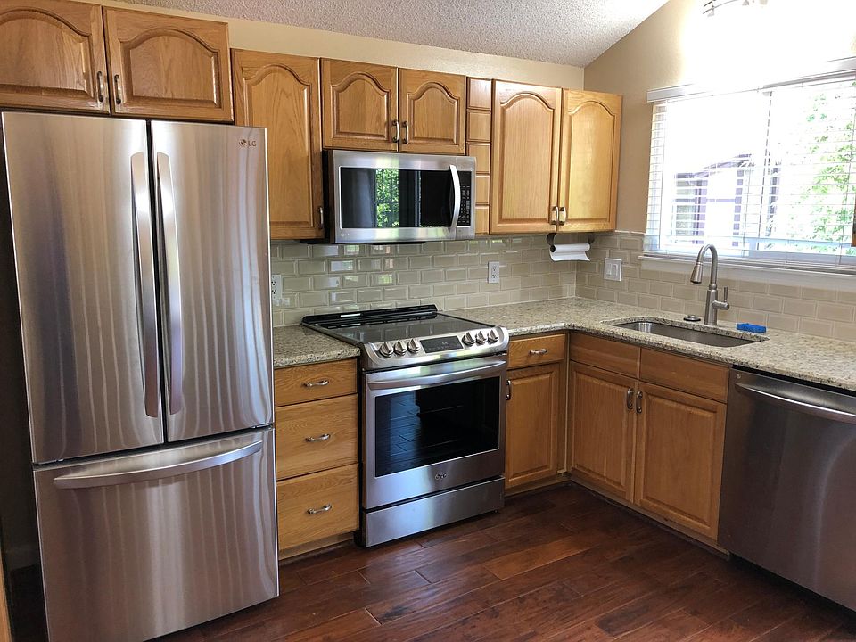 11 -- Kitchen View 3