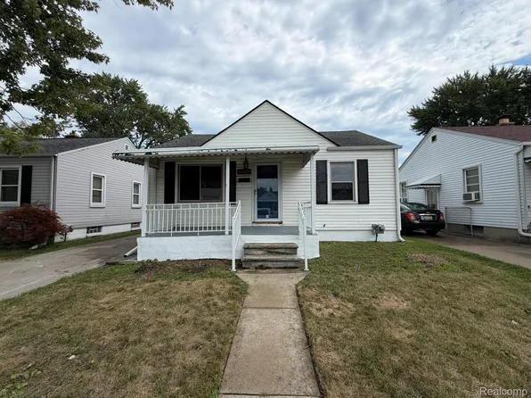 25324 Culver St, Saint Clair Shores, MI 48081