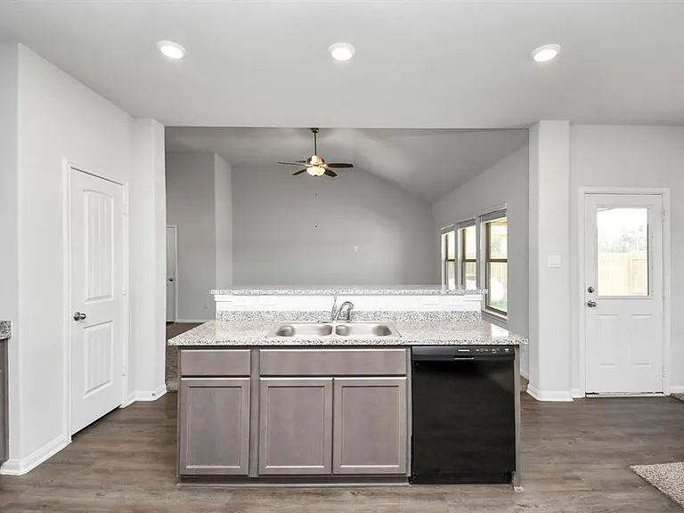 11028 Patriot Ct — Photo 18