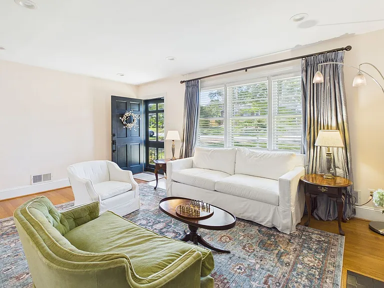 8808 Michaux Ln — Photo 9