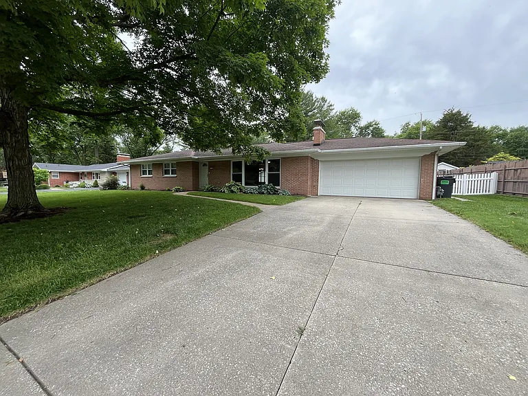 47 Carnation Dr — Photo 3