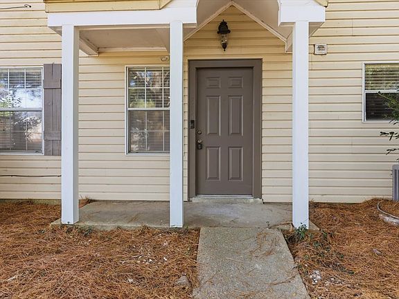 3rd image of 847 Harbor Bend Dr #13