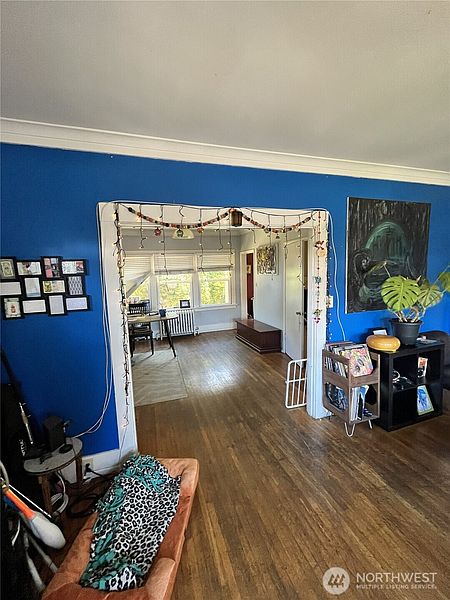 5th image of 1010 Bellevue Court E