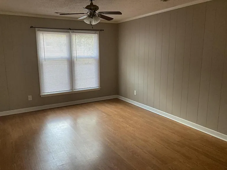 113 Oak St #1 — Photo 3