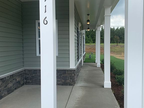 716 Creekway Drive The Stovall