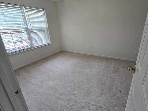 5th image of 6109 Hickory Lane Dr