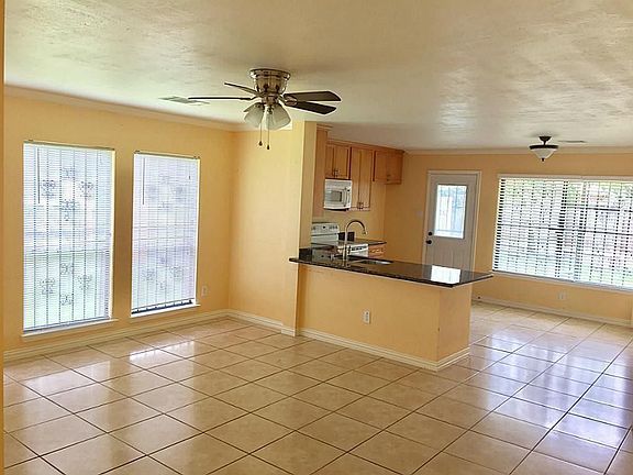 3rd image of 12919 Townwood Dr