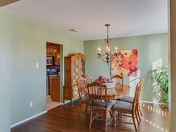 4th image of 2770 Avery Dr