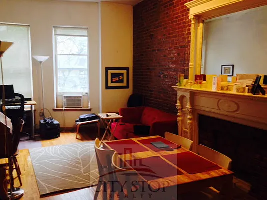 Rented by City Stop Realty | media 34