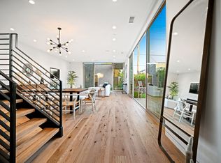 1090 Palms Blvd, Venice, CA 90291