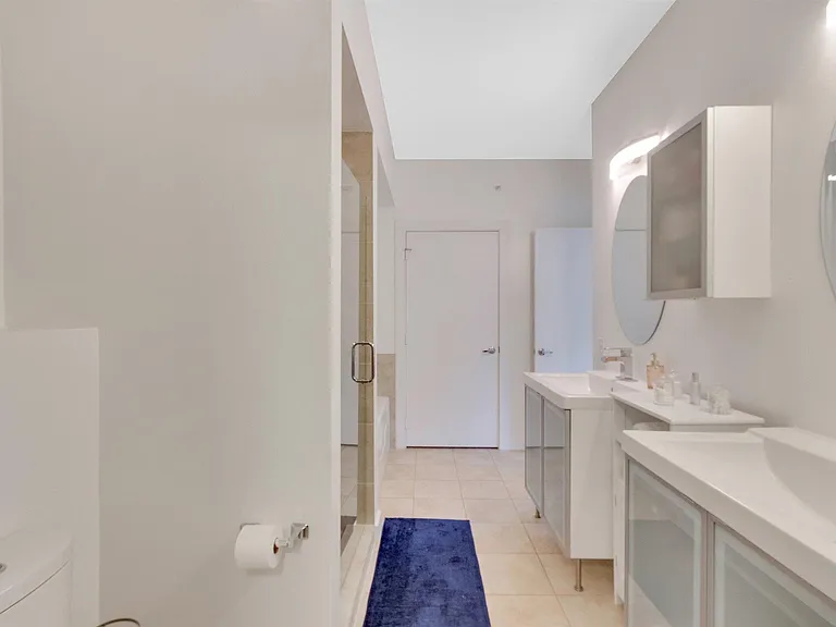 4040 N Hall St #114 — Photo 13