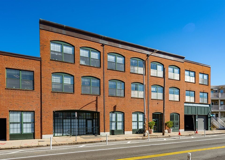1st image of 815 Somerville Ave