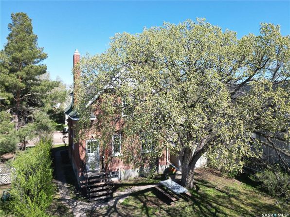 215 Ominica STREET W, Moose Jaw, SK S6H 1X3