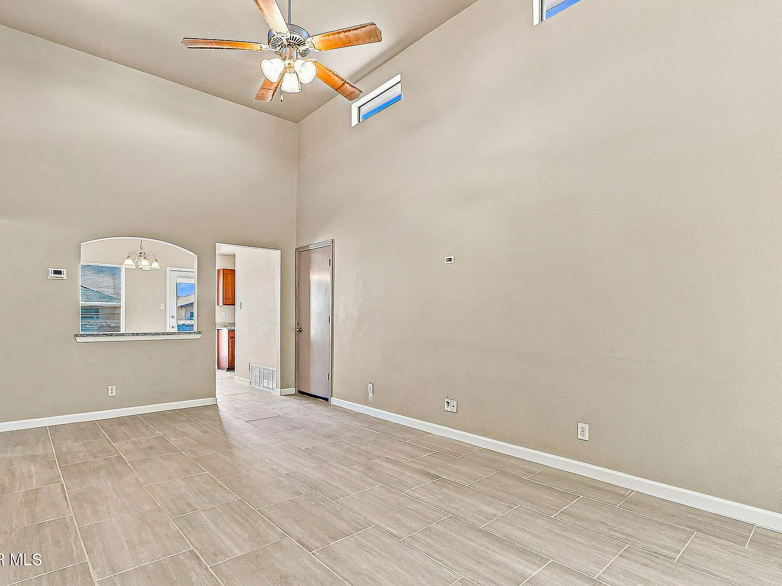 3 bed, 2.0 bath, 1204 sqft, $1,850 — Photo 4