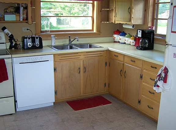 4th image of 1114 Celia St