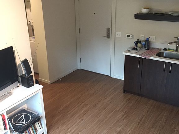 Entry/Living