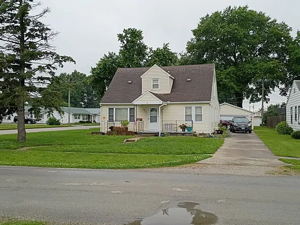 401 NW 1st St, Casey, IL 62420