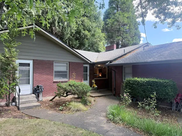 8650 SW Canyon Ln, Portland, OR 97225
