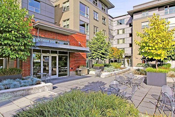 2nd image of 1717 Market St APT 202