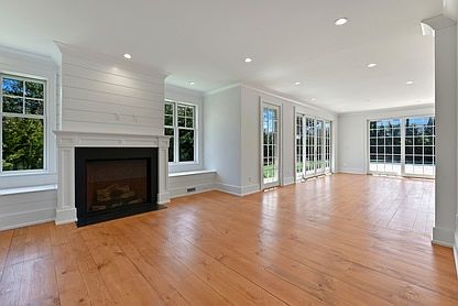 4th image of 56 Miller Ln E