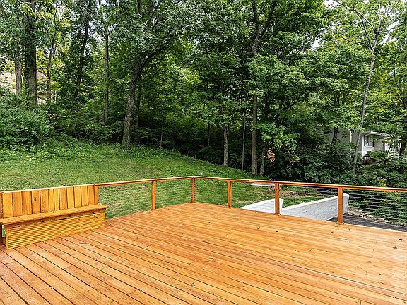 5th image of 3655 Dogwood Ln