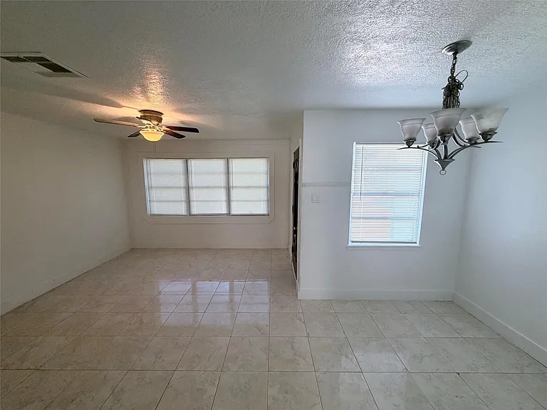 2217 Basket St — Photo 5